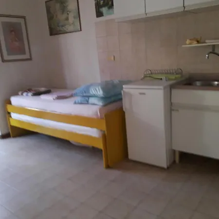 Apartment Mirage, Prima Linea