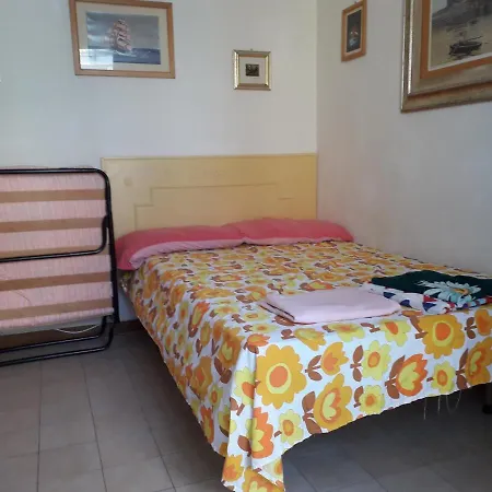 Apartment Mirage, Prima Linea